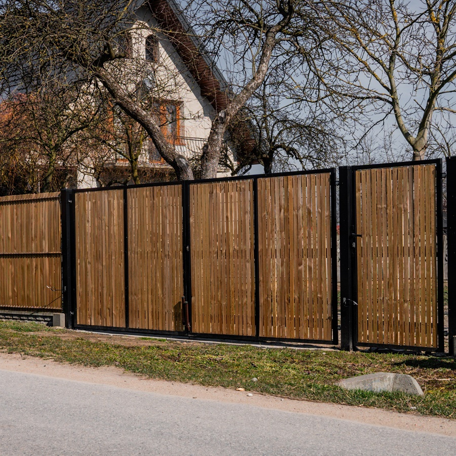Brama panelowa dwuskrzydłowa 2D SOLID (6/5/6) 4000mm x 1500mm RAL7016 z przesłoną w kolorze naturalnym — zdjęcie 2