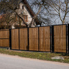 Brama panelowa dwuskrzydłowa 2D SOLID (6/5/6) 4000mm x 1500mm RAL9005 z przesłoną w kolorze naturalnym — zdjęcie 6