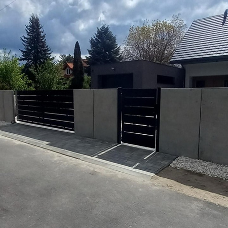 Brama przesuwna palisadowa 4000mm x 1600mm ocynkowana ogniowo malowana proszkowo - palisada szeroka deska, profil 28cm rozstaw co 2,25cm, lewa, RAL 7016 — zdjęcie 11