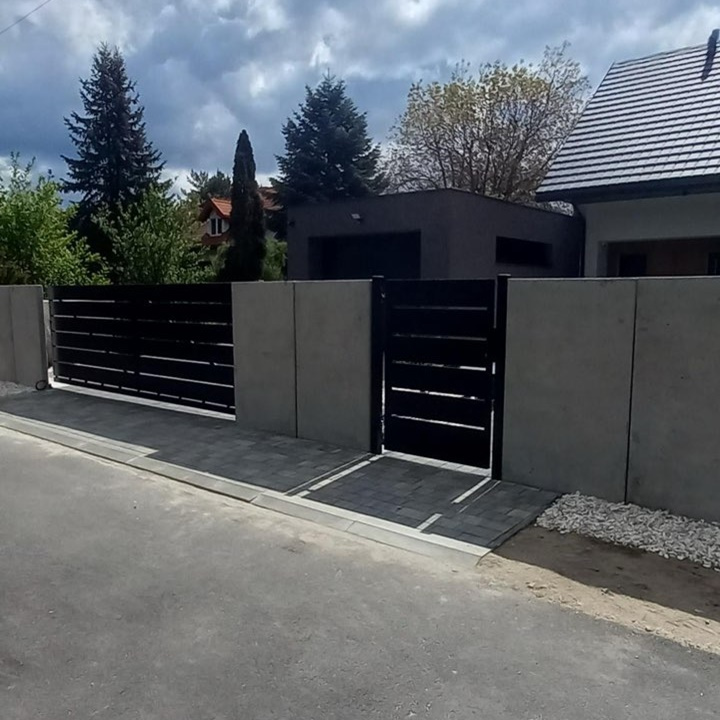 Brama przesuwna palisadowa 4000mm x 1600mm ocynkowana ogniowo malowana proszkowo - palisada szeroka deska, profil 28cm rozstaw co 2,25cm, lewa, RAL 7016 — zdjęcie 3