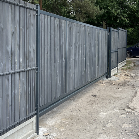 Brama przesuwna panelowa 2D SOLID 4000mm x 1600mm / RAL 7016 MAT z przesłoną w kolorze grafitowym — zdjęcie 7