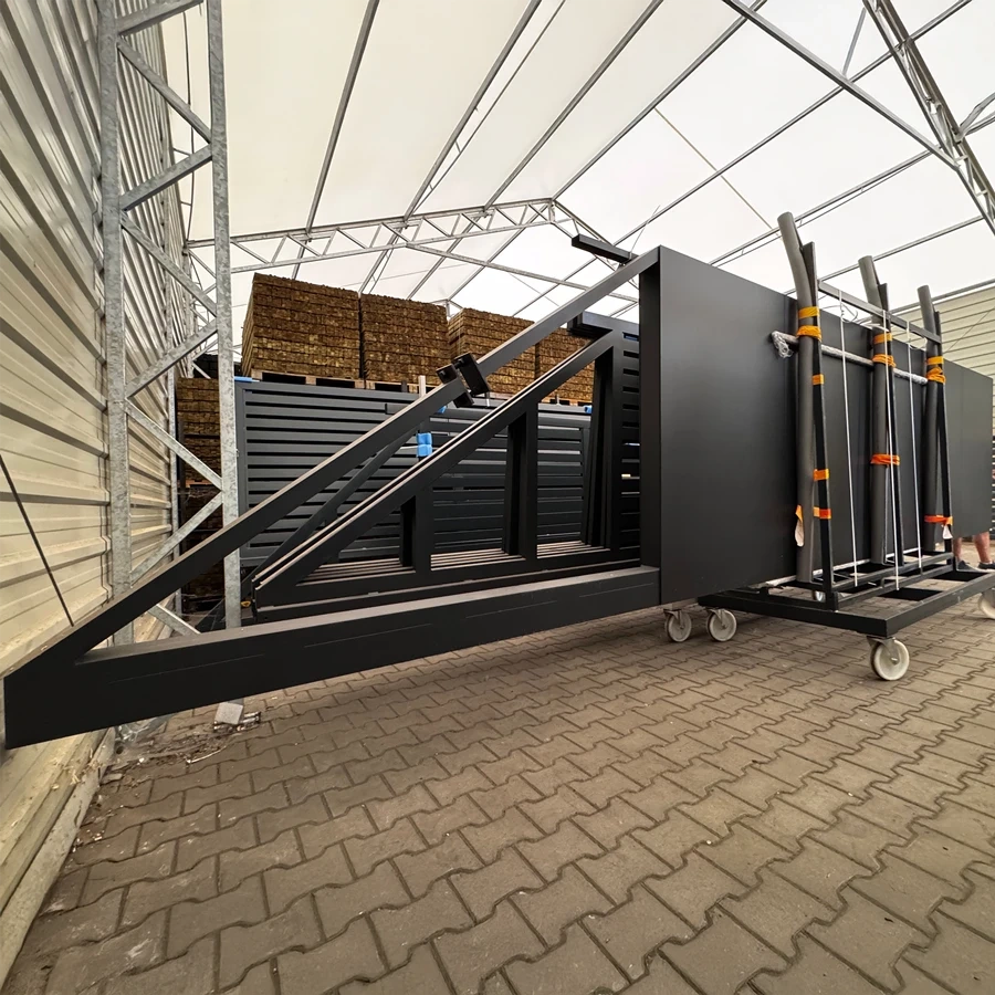 OUTLET - Brama przesuwna aluminiowa - pełna 5000mm x 1500mm, grubość 48 mm, (blacha dwustronna - 4mm) LEWA - RAL7021 (mat struktura) - przeciwwaga niezabudowana + słupy — zdjęcie 2