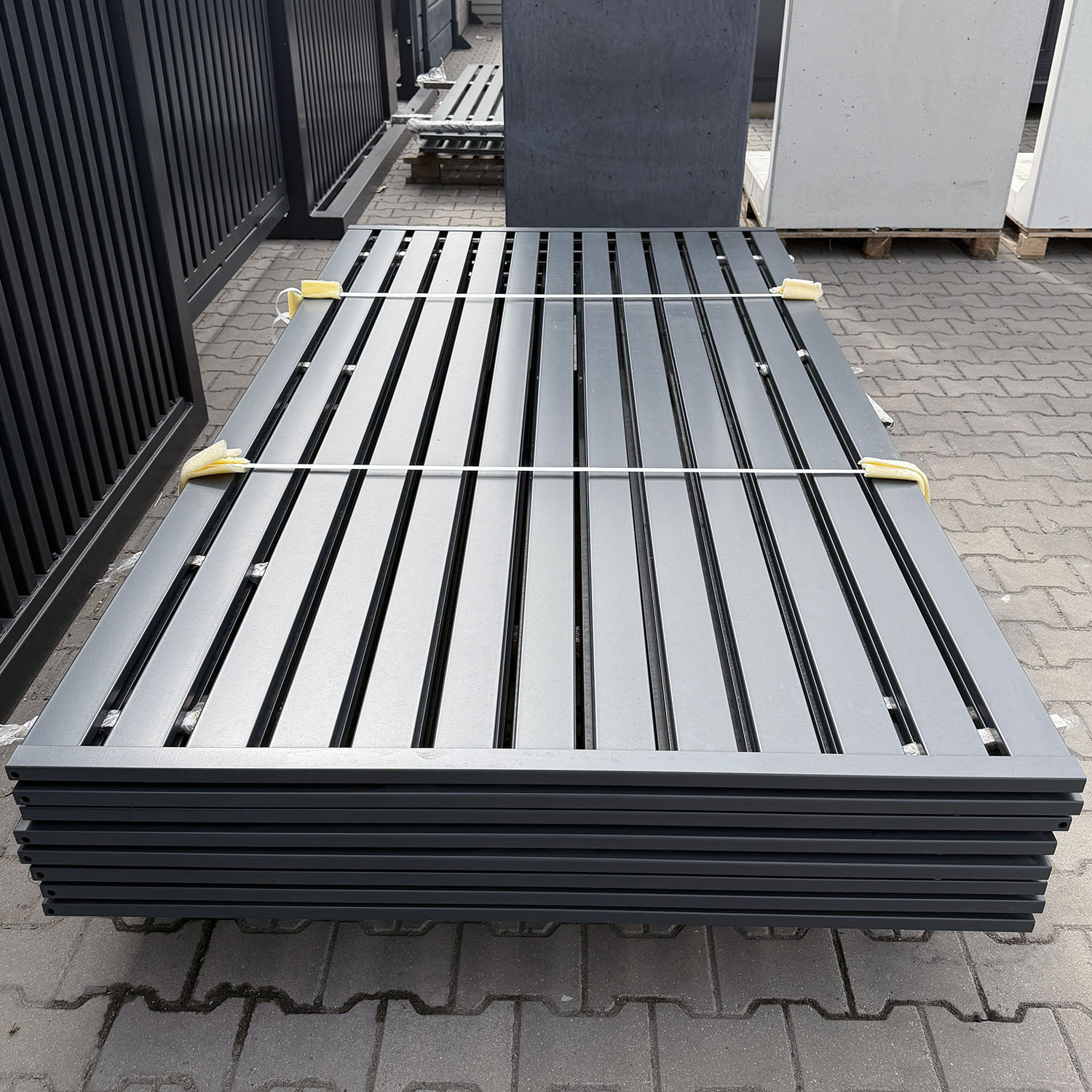 Przęsło palisadowe 2500mm x 1350mm o wypełnieniu profilem 80mm x 20mm grafit MAT — zdjęcie 3